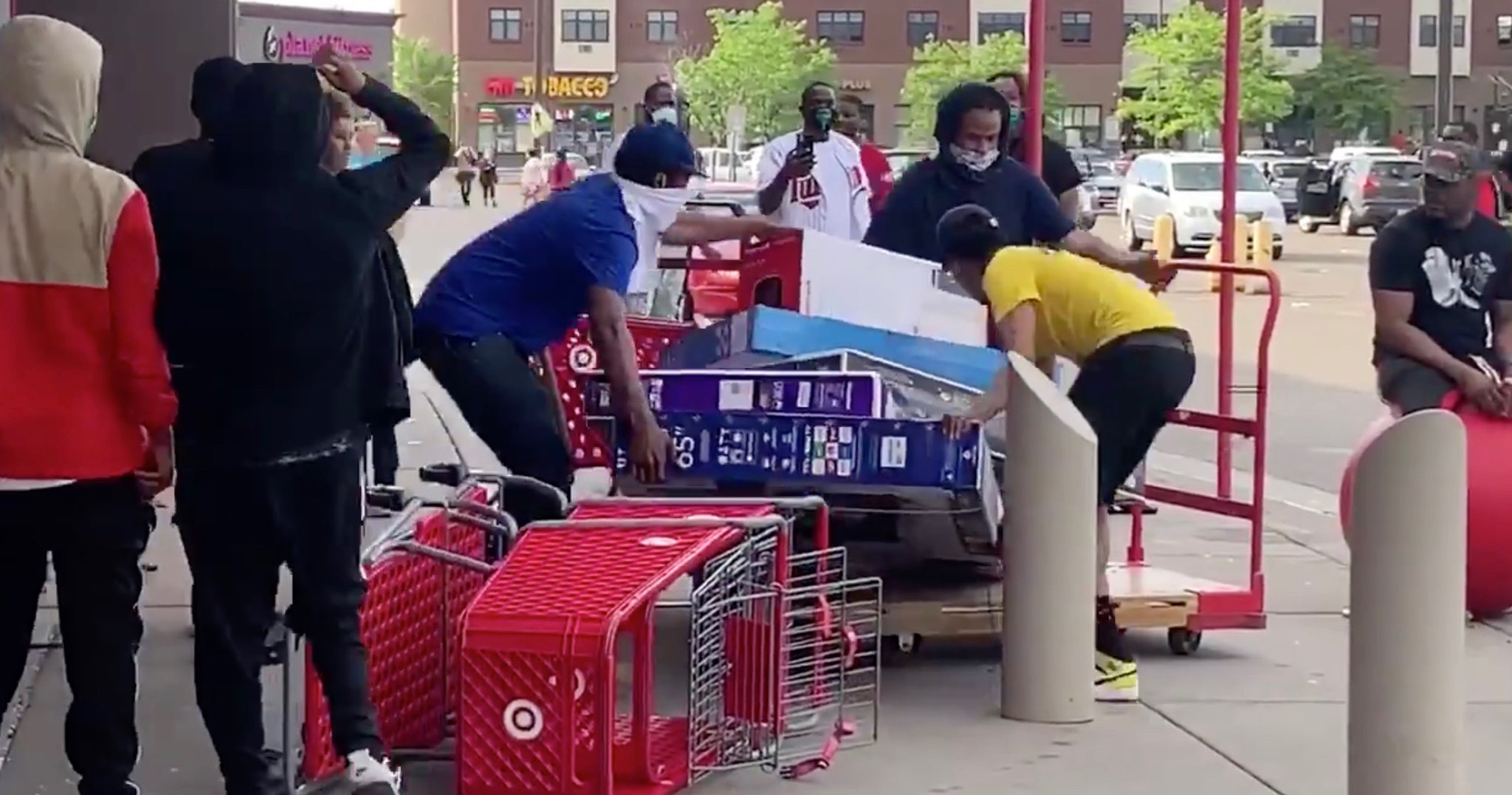 Target Minnesota Riot Rioters Appear to Take Advantage of COVID-19 Masks and Police Tragedy ...